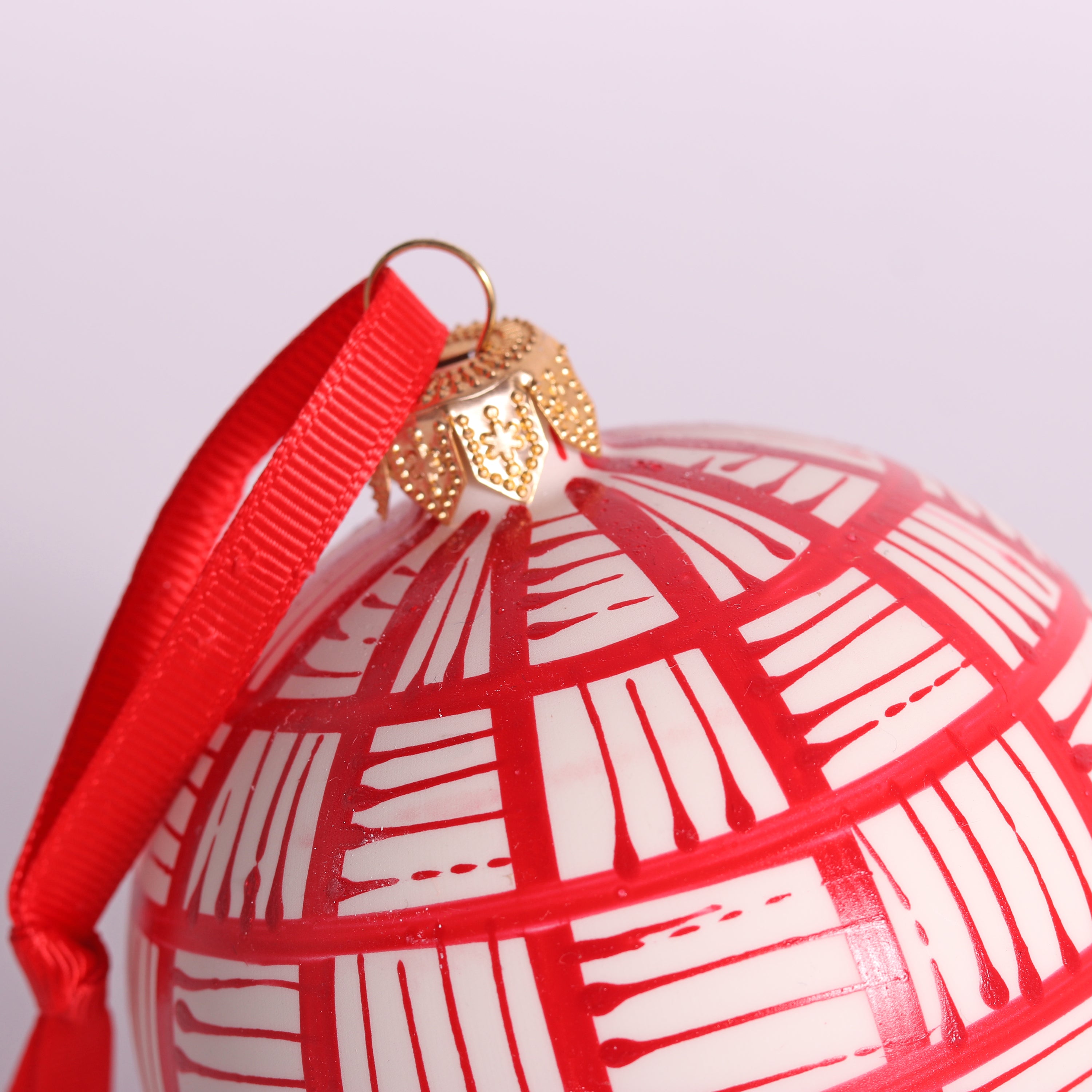 Lines Glass Bauble 8cm, Red on Natural